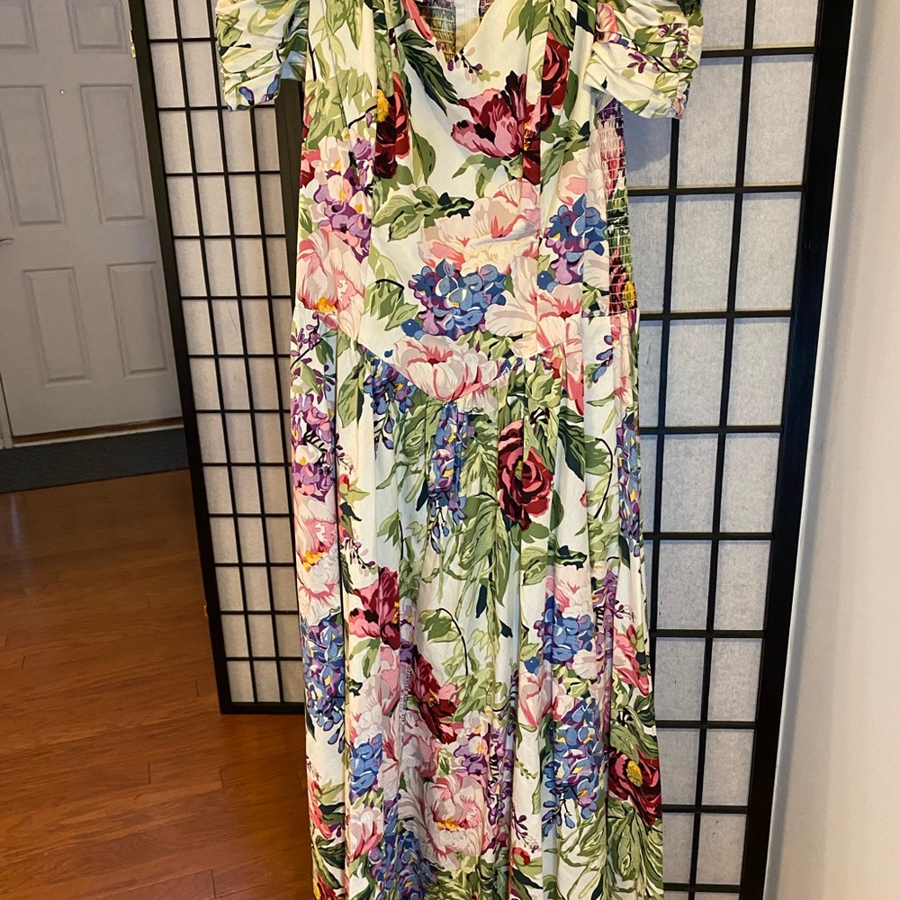 Spring Garden dress with sweetheart neckline